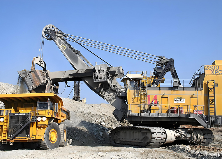 Are Loaders and wheel loaders the same?