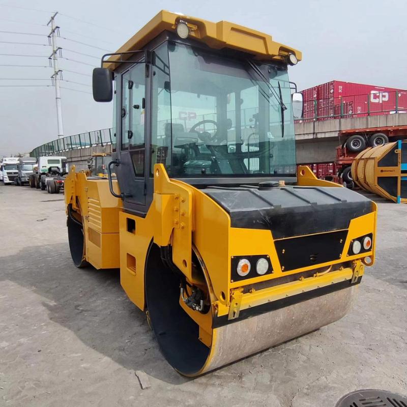 XD85T Road Roller 