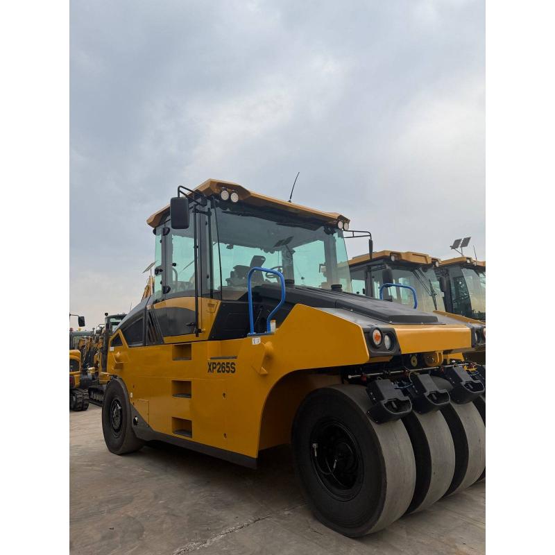XP265S Pneumatic Roller
