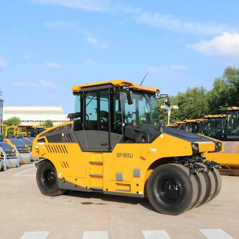 XP165U Pneumatic Roller