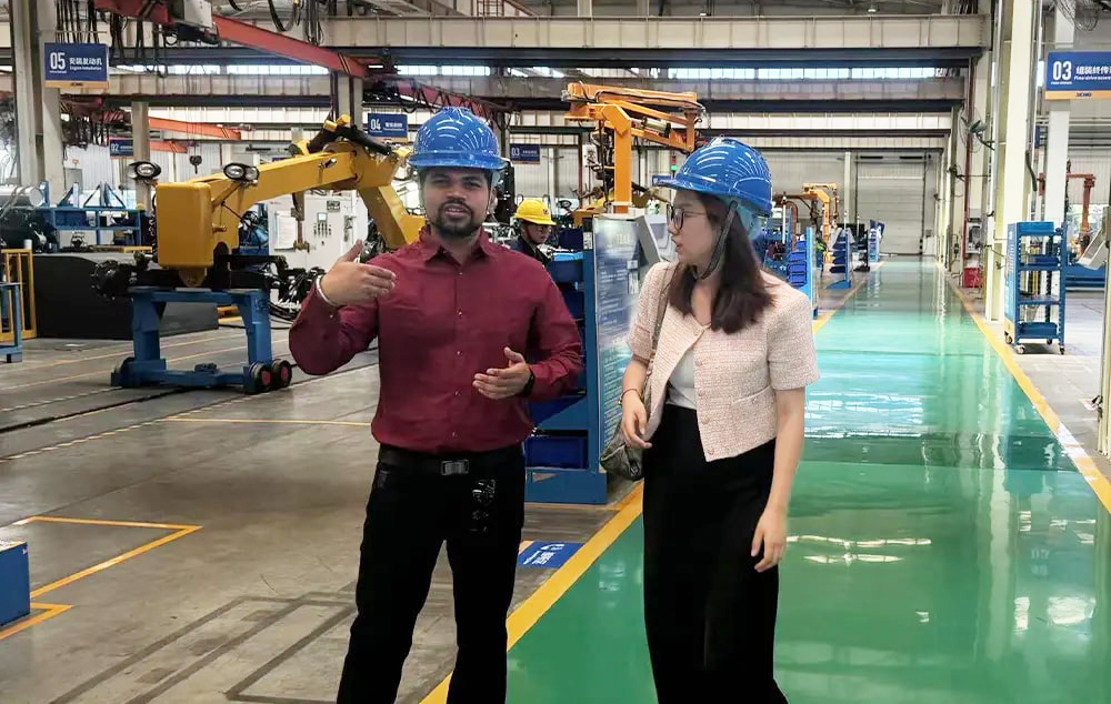 Our Company Successfully Ships Large Batch of Construction Machinery and Equipment Overseas